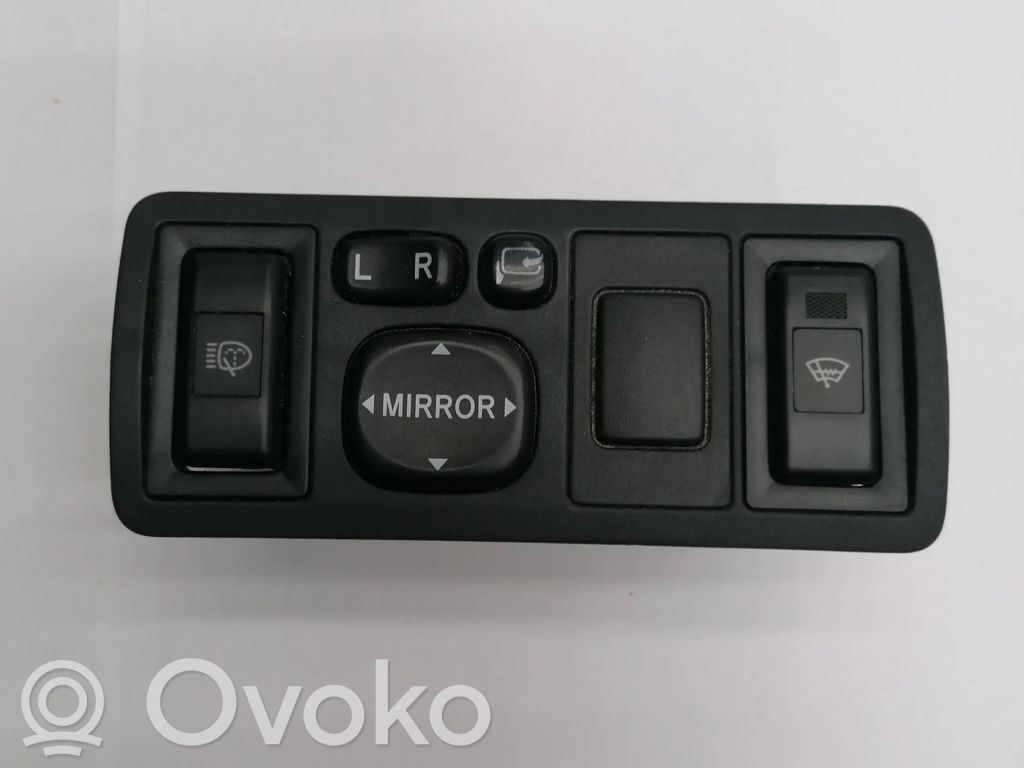 Toyota Avensis T250 Wing mirror switch 