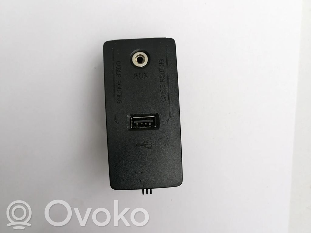 Volvo S90, V90 USB socket connector 