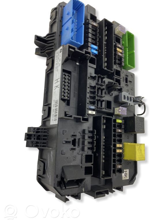 Opel Astra H Fuse module 