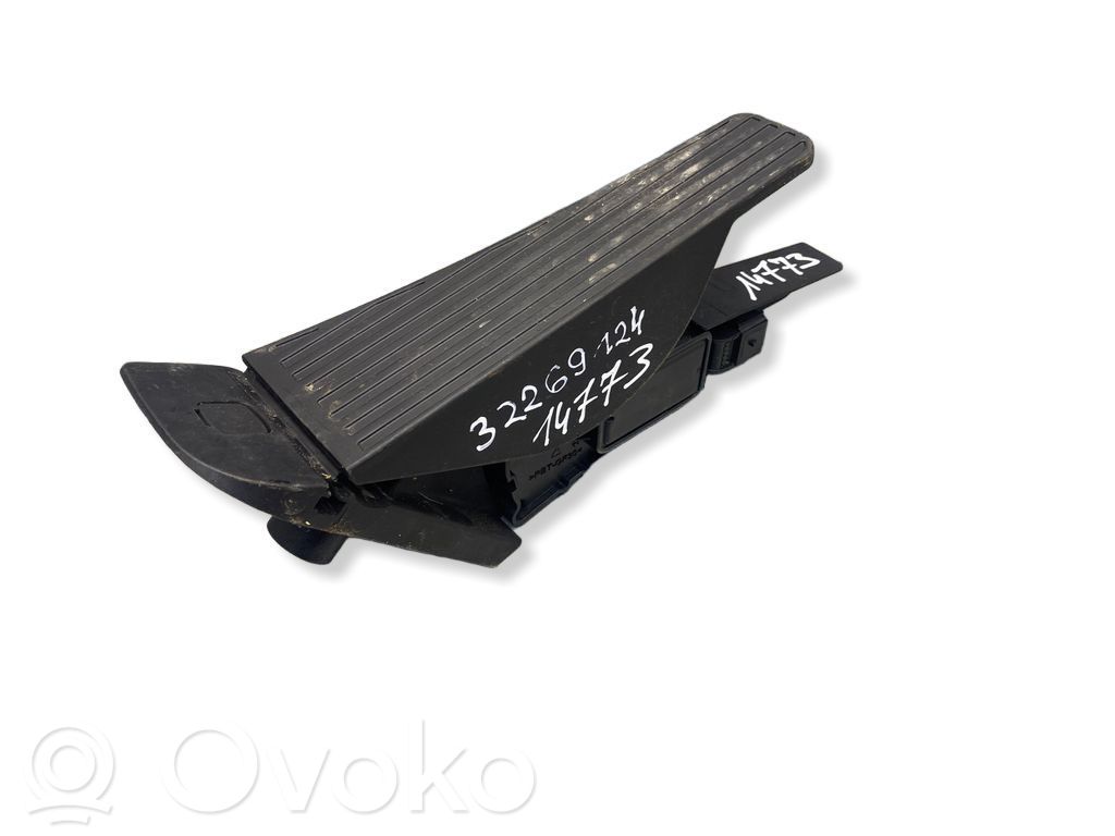 Volvo XC90 Accelerator throttle pedal 