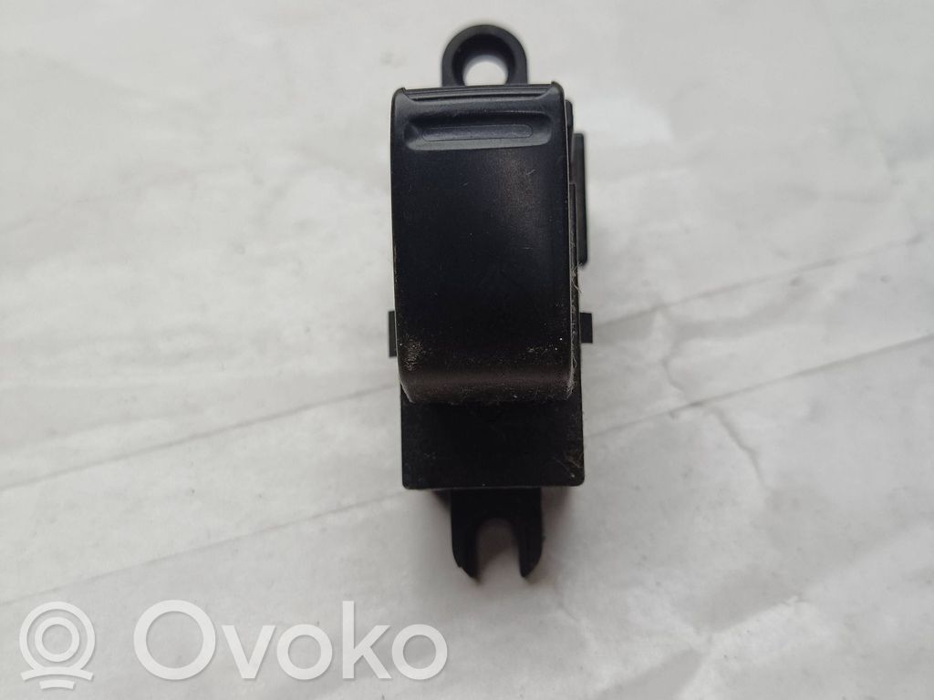 Nissan Primera Electric window control switch 