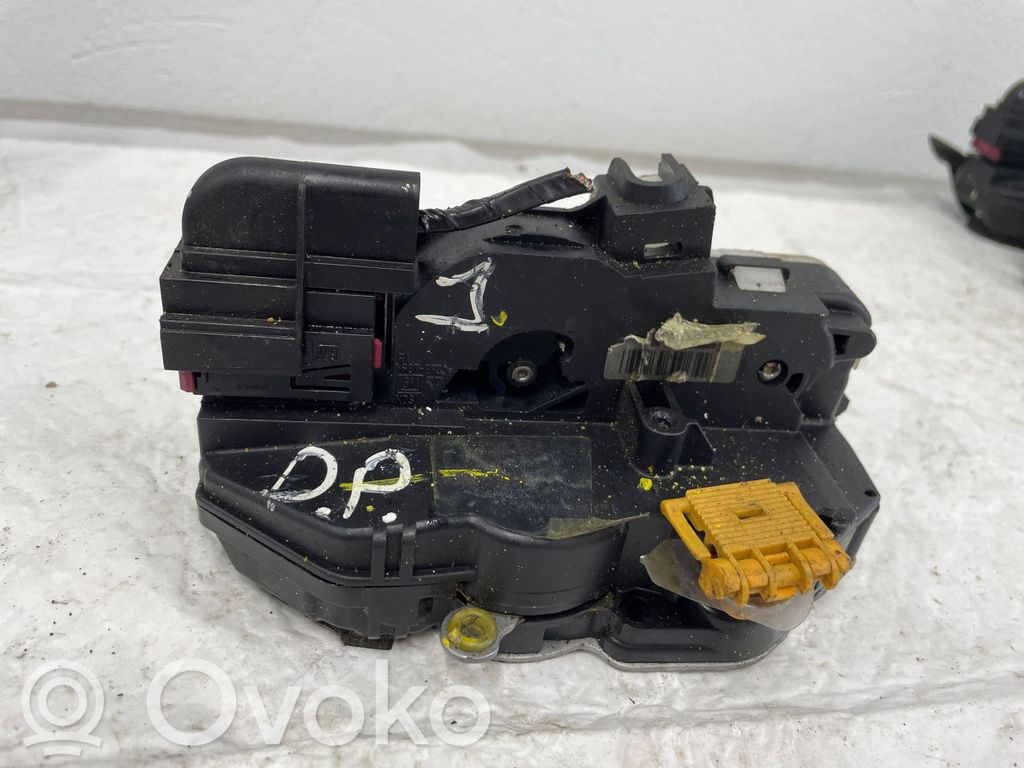 Opel Astra J Etuoven lukko 