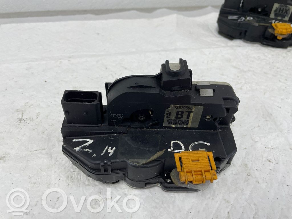 Opel Zafira C Zamek drzwi tylnych 