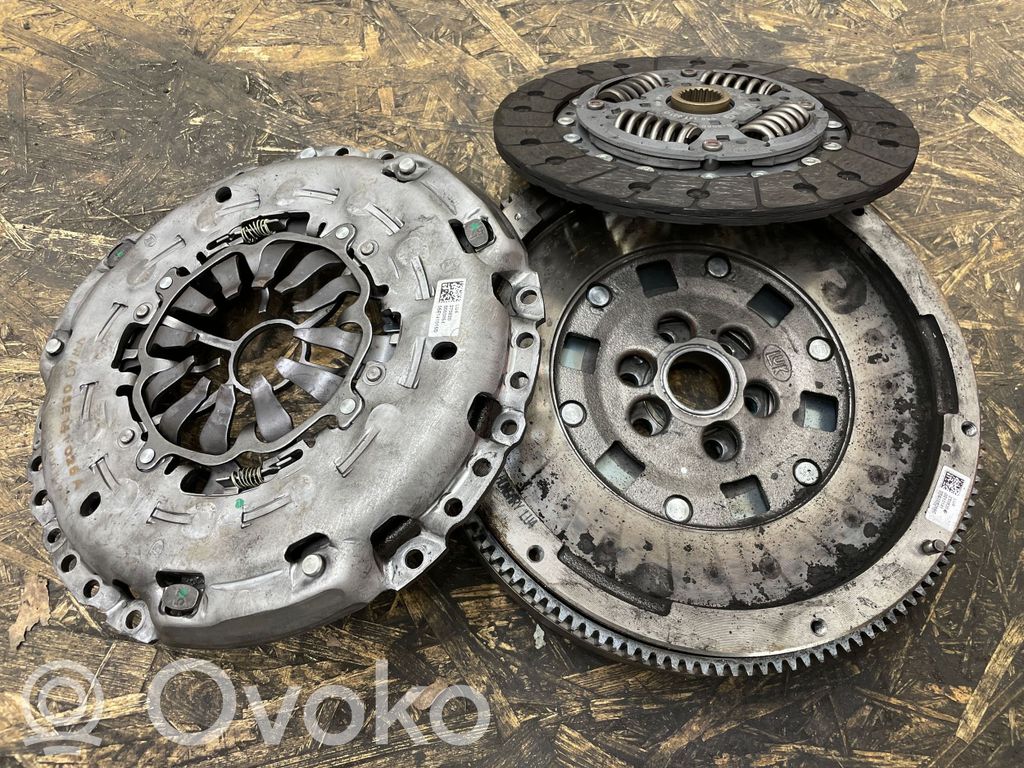 Skoda Octavia Mk4 Sankabos komplektas 