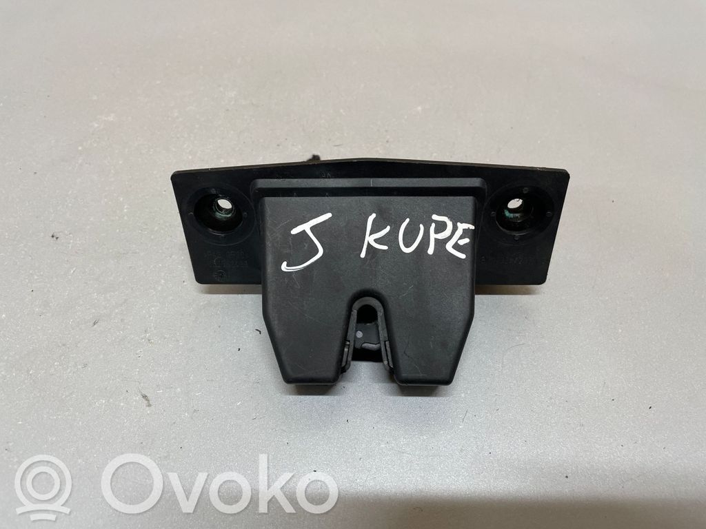 Opel Astra J Aizmugurējā pārsega slēdzene 