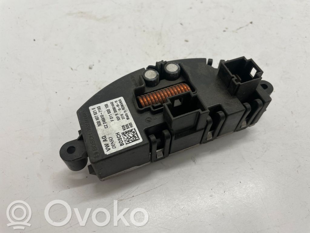 Skoda Octavia Mk3 (5E) Lämpöpuhaltimen tuulettimen rele 