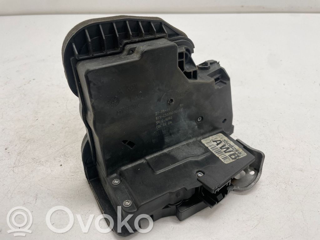 Opel Astra K Takaoven lukko 
