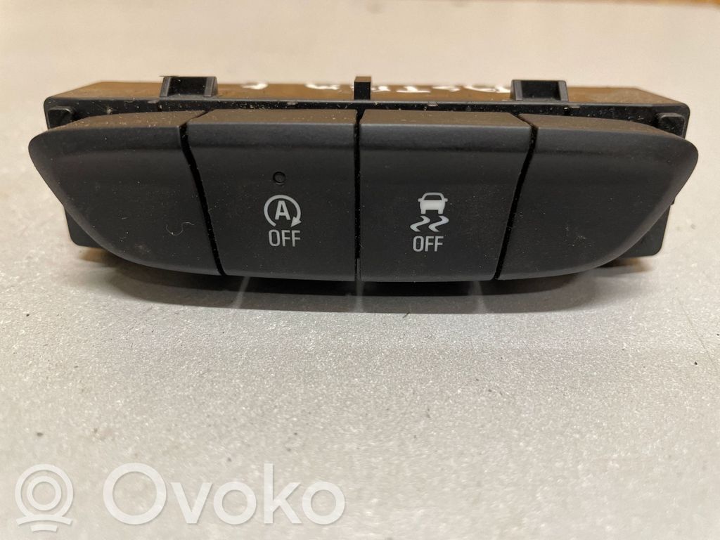 Opel Mokka X A set of switches 
