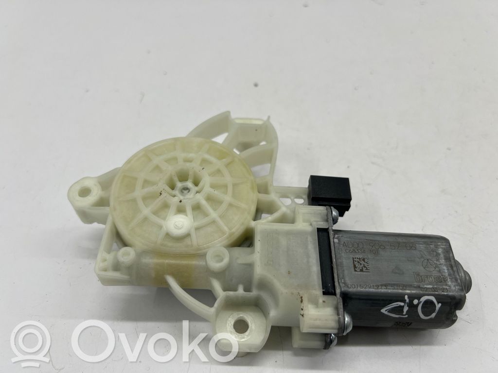 Silnik regulatora szyby drzwi przednich   A0009065706,C68334101,0015291273,90152972