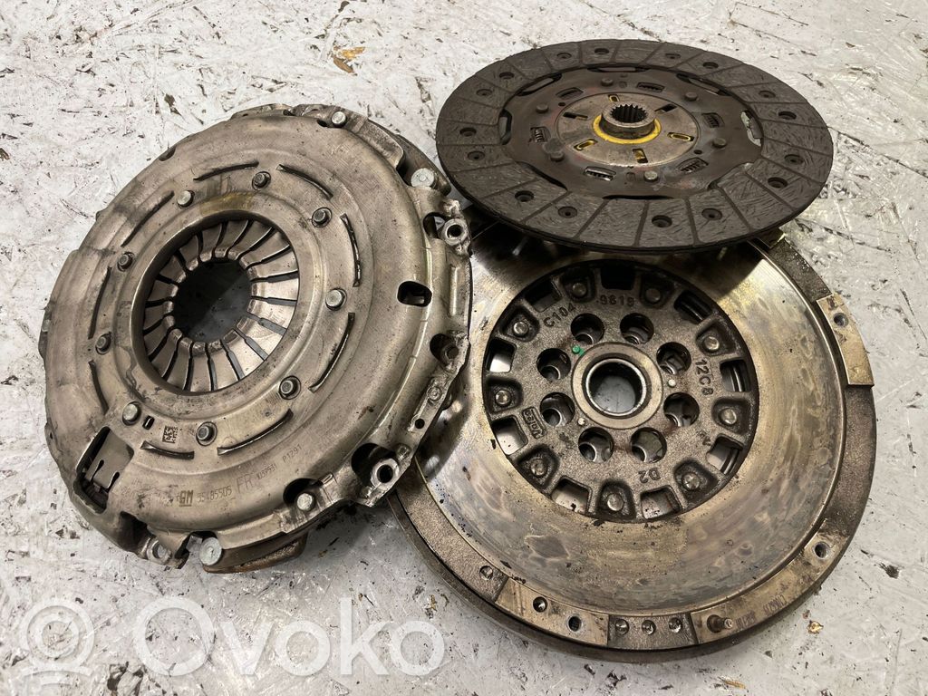 Opel Insignia B Sajūga komplekts 