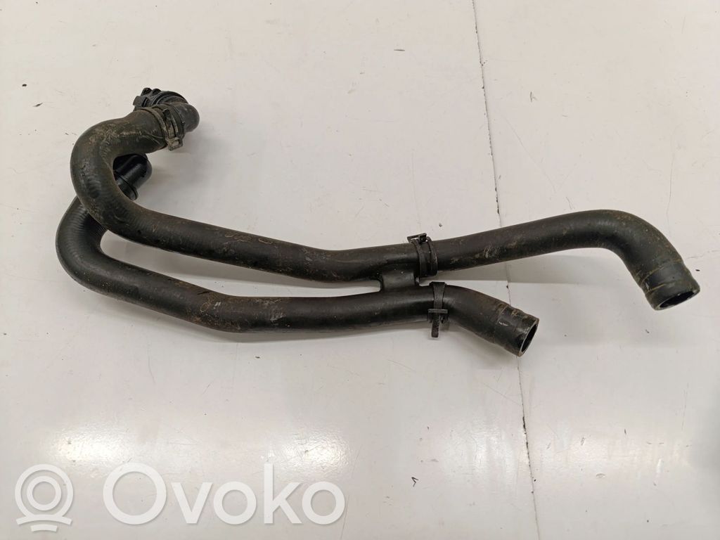 Volkswagen Golf VIII Engine coolant pipe/hose 