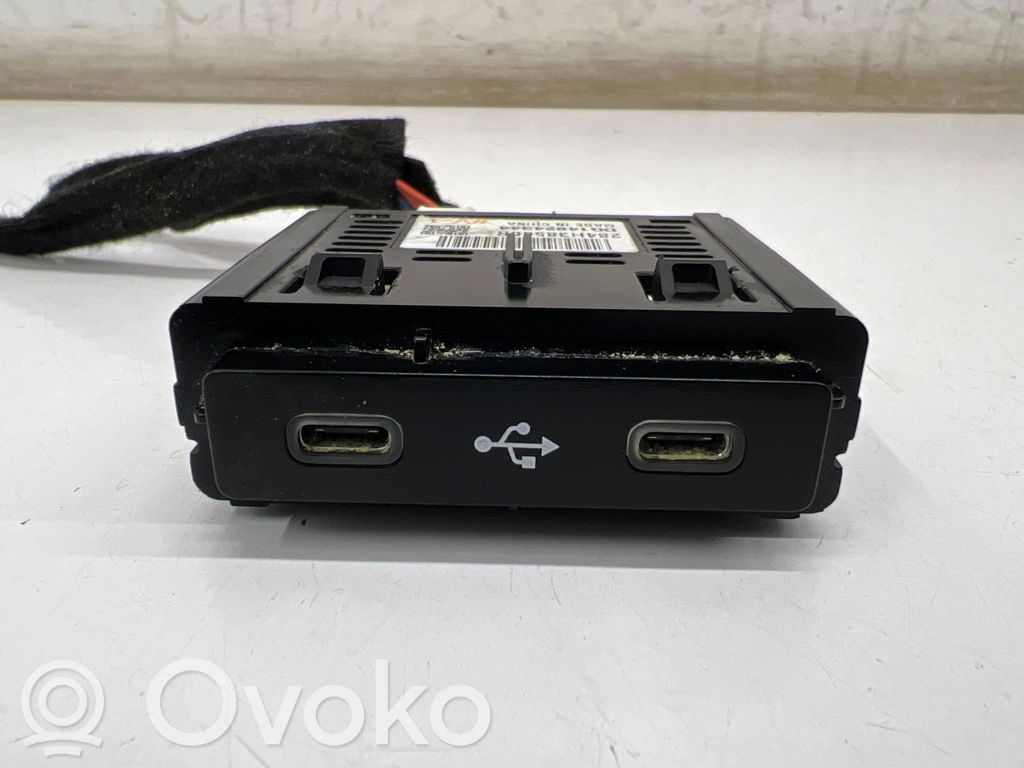 Renault Austral Enchufe conector USB 