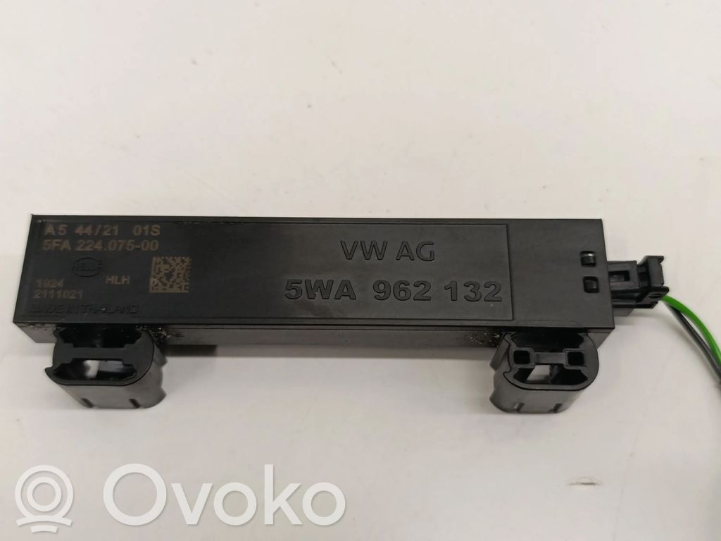 Skoda Enyaq iV Beraktės sistemos antena 