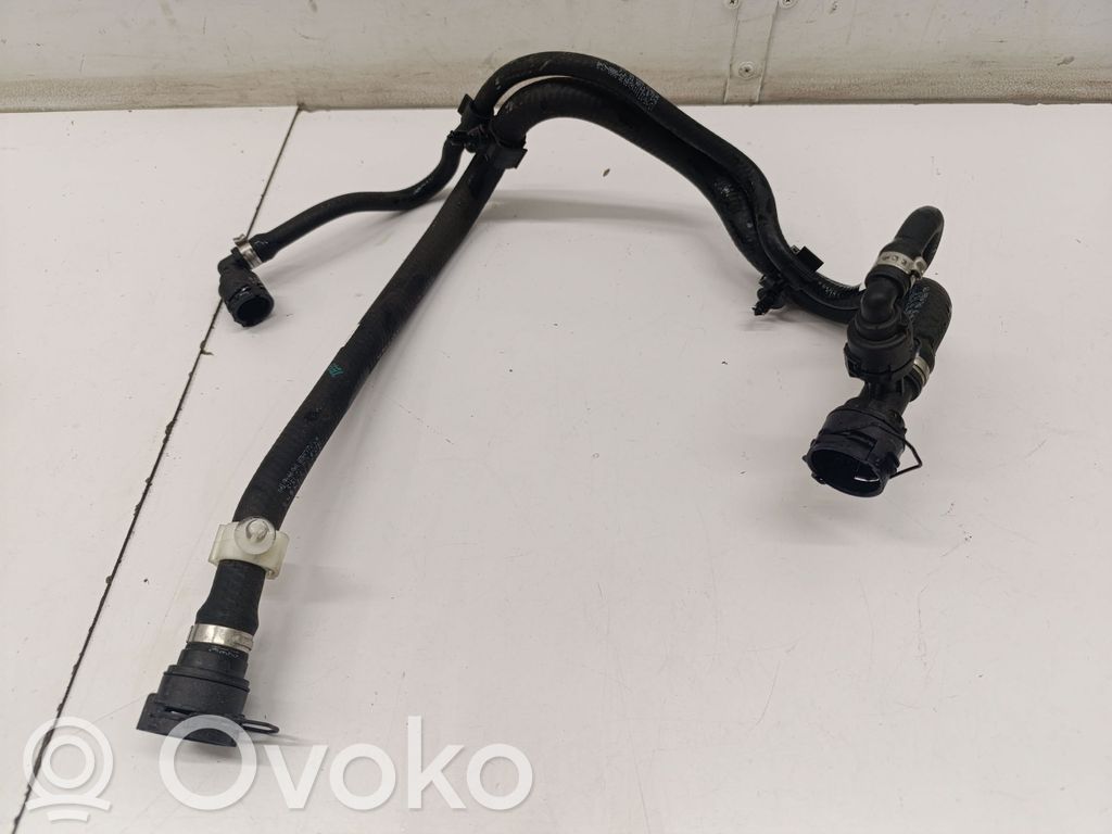 Tuyau de liquide de refroidissement moteur   7827958