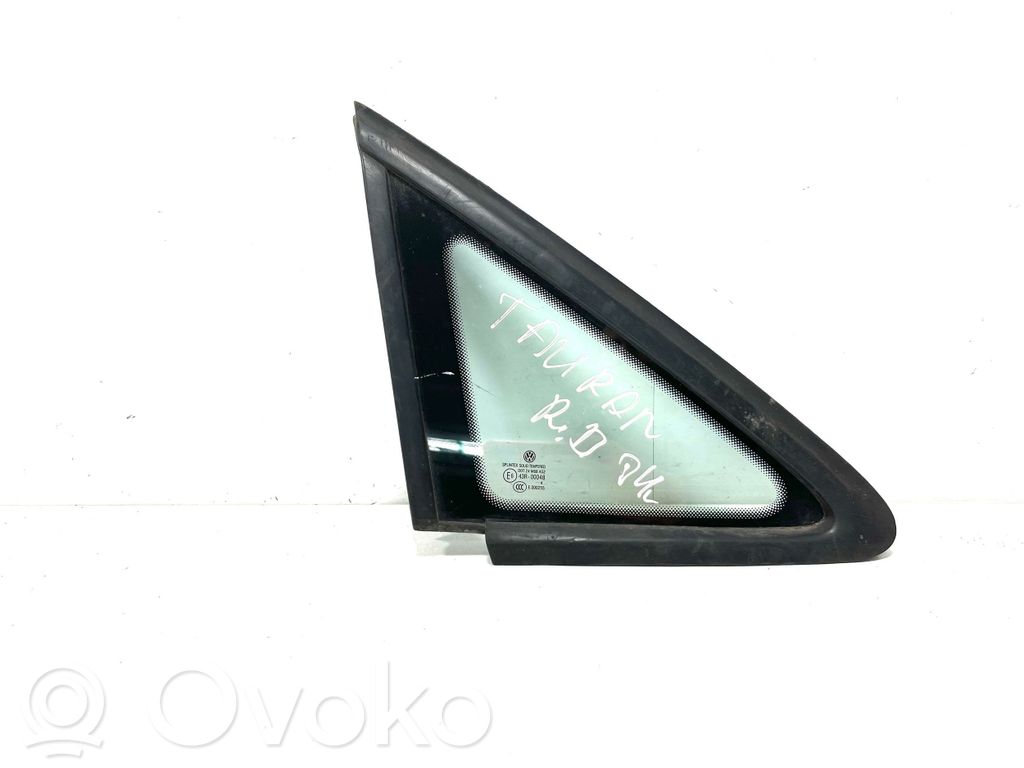 Volkswagen Touran I Front triangle window/glass 