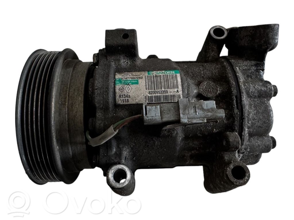 Renault Clio III Air conditioning (A/C) compressor (pump) 