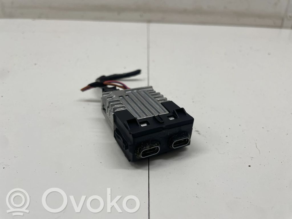 BMW iX USB jungtis 