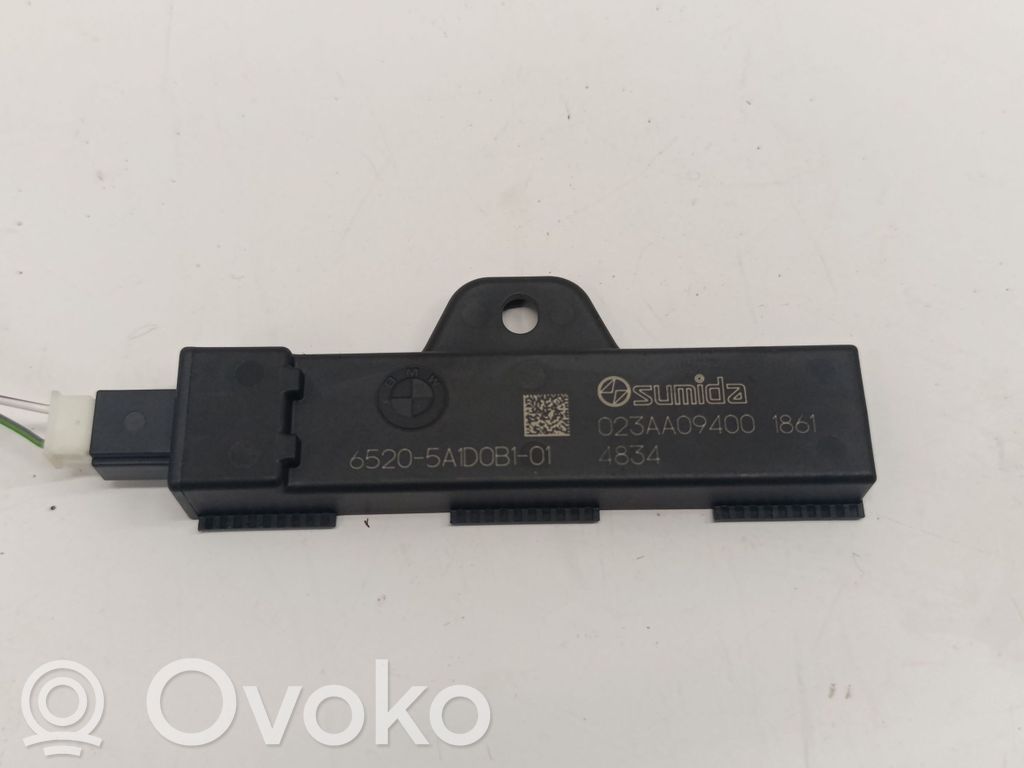 BMW iX1 Antenne intérieure accès confort 