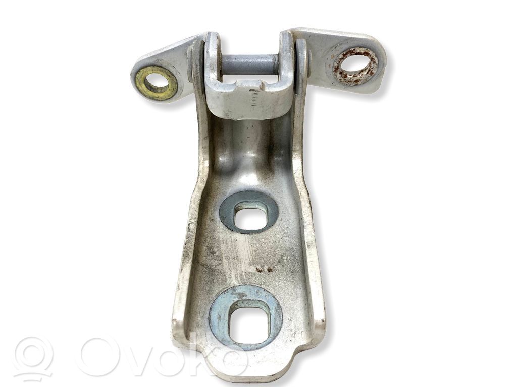 Chevrolet Volt I Rear door lower hinge 
