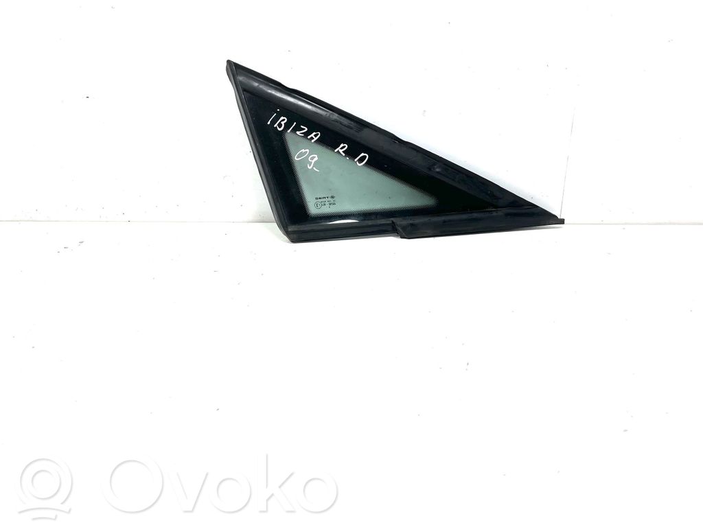 Seat Ibiza IV (6J,6P) Front triangle window/glass 