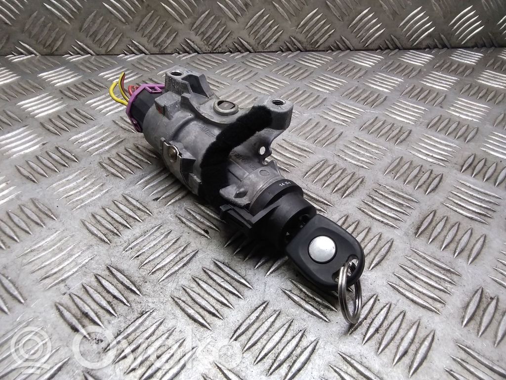 Volkswagen PASSAT B5.5 Ignition lock 