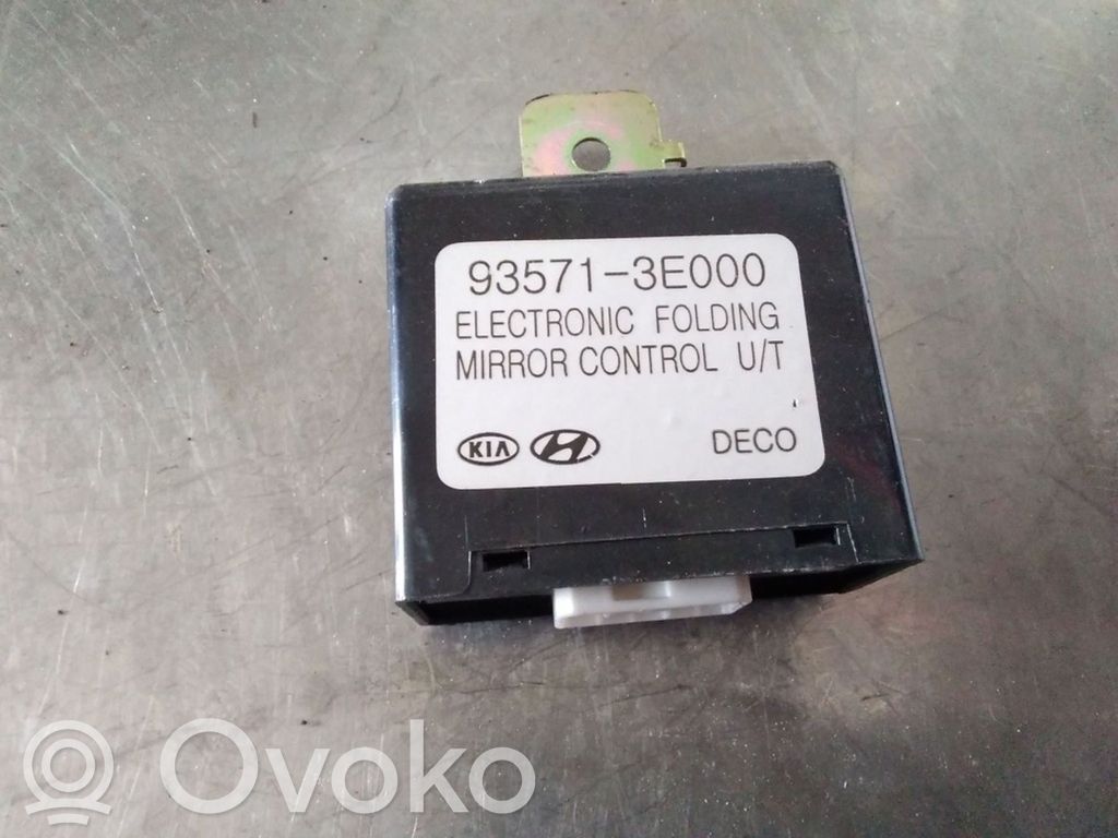 KIA Sorento Wing mirror control module 