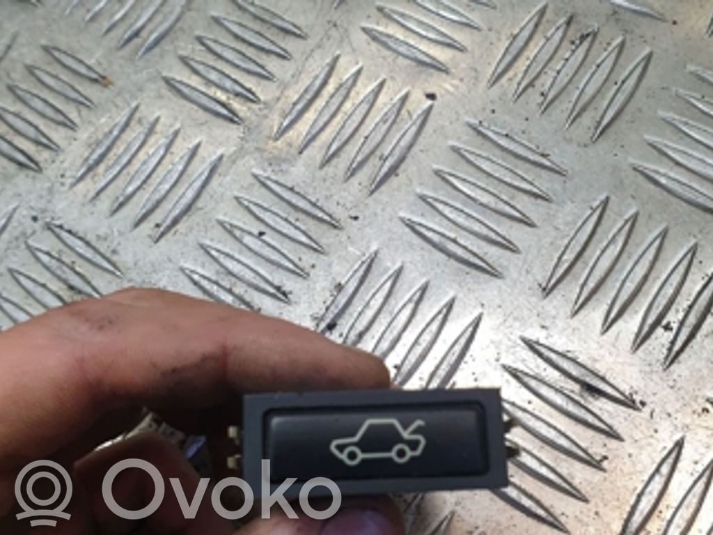 BMW 5 E39 Tailgate opening switch 
