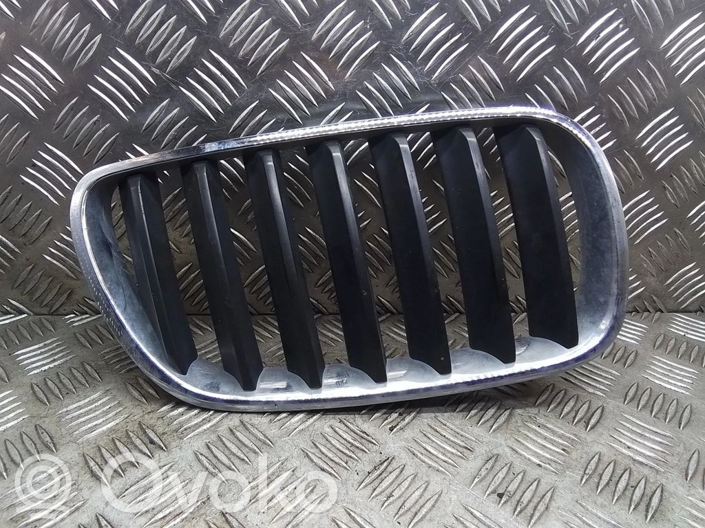 BMW X3 E83 Front bumper upper radiator grill 
