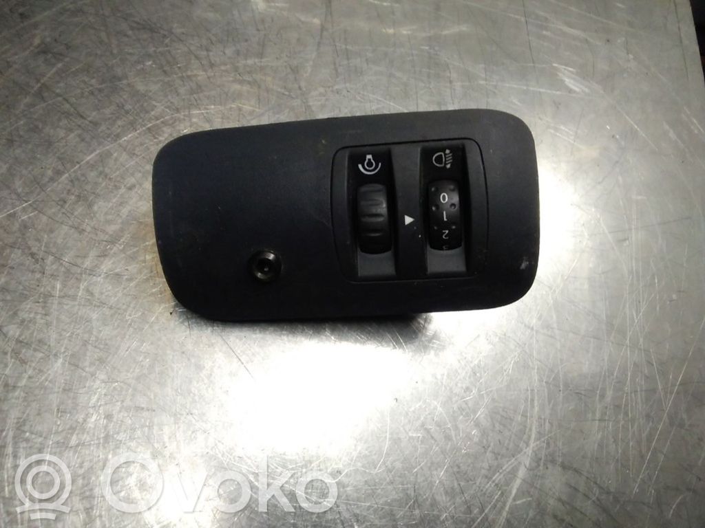 Renault Megane II Headlight level height control switch 