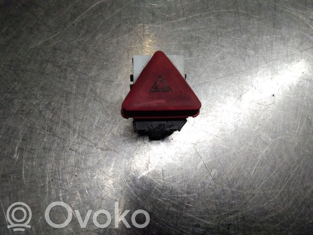 Volkswagen Golf V Hazard light switch 