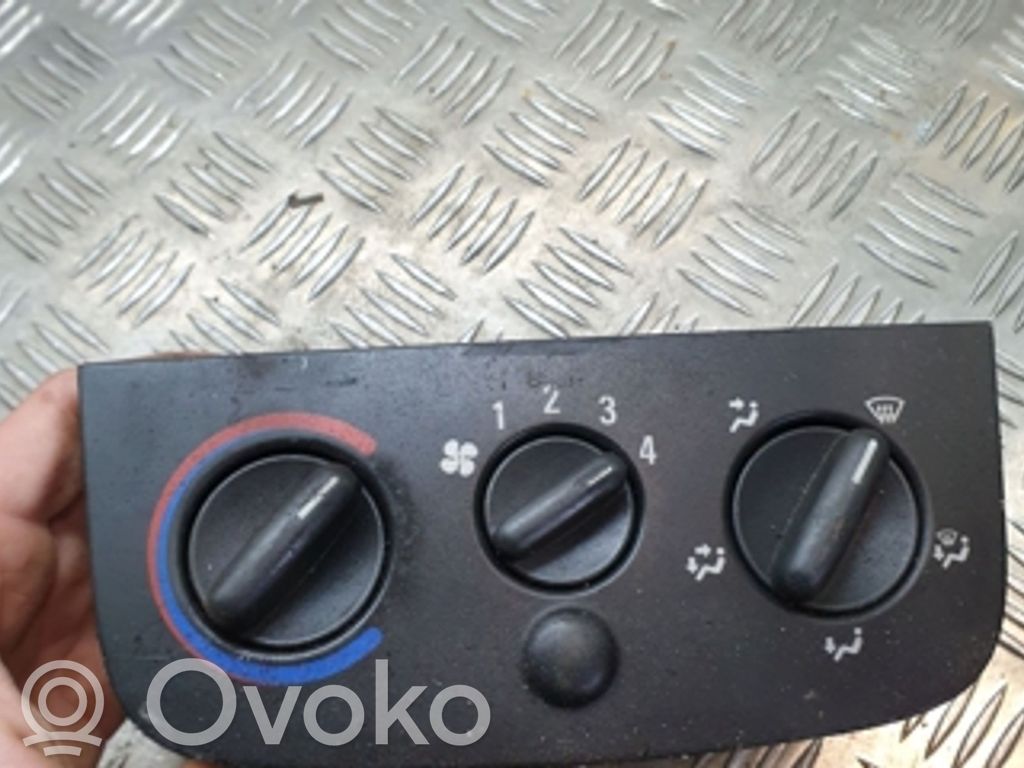 Opel Combo C Climate control unit 