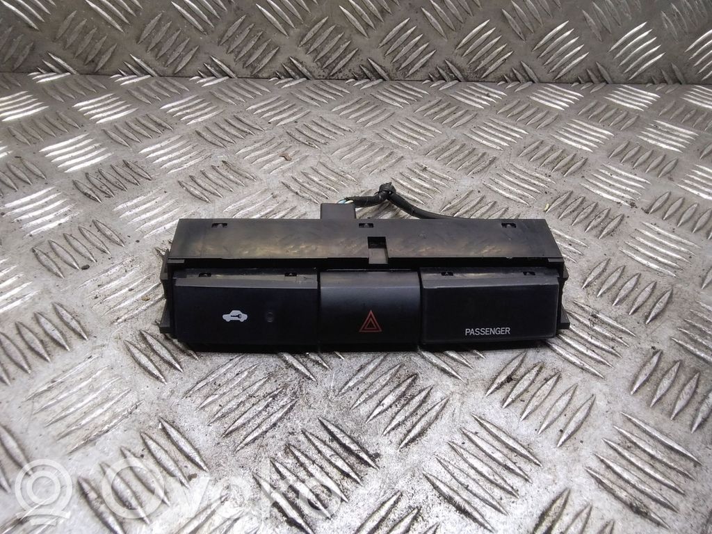 Toyota Corolla Verso AR10 Hazard light switch 