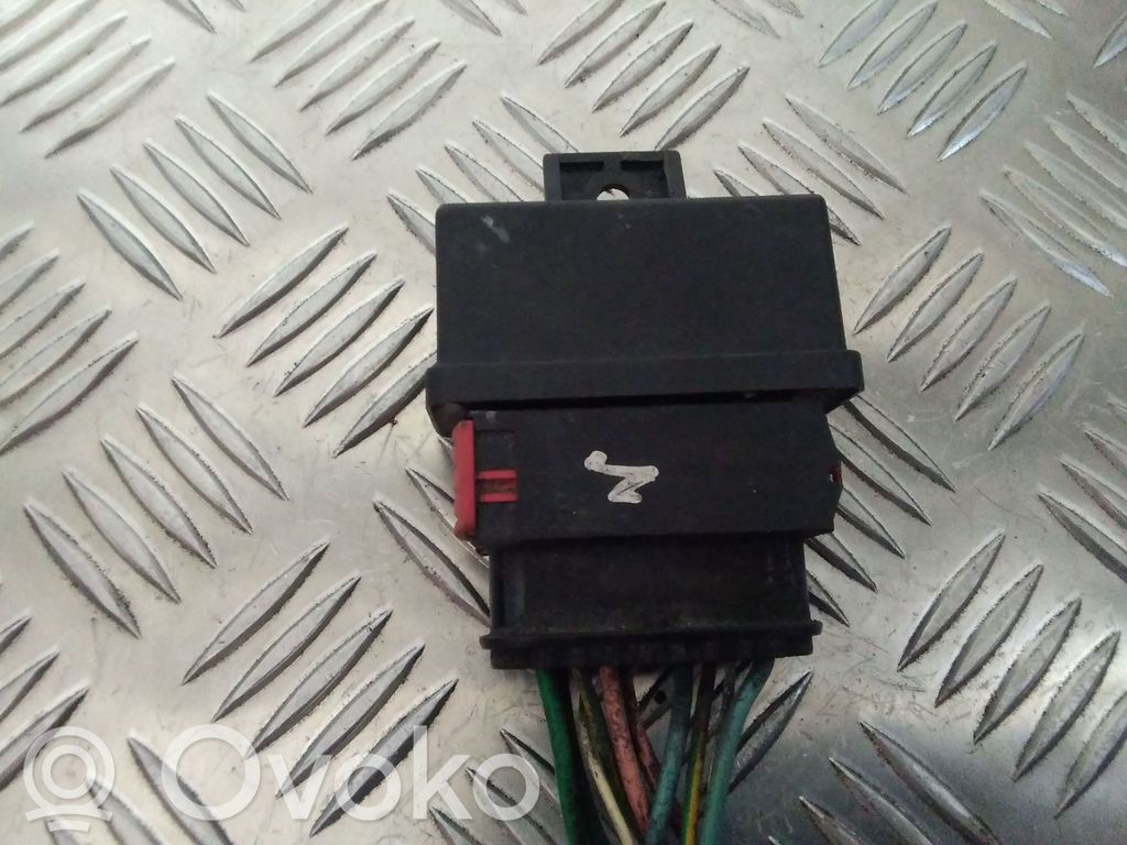 Citroen C4 I Fuel pump relay 