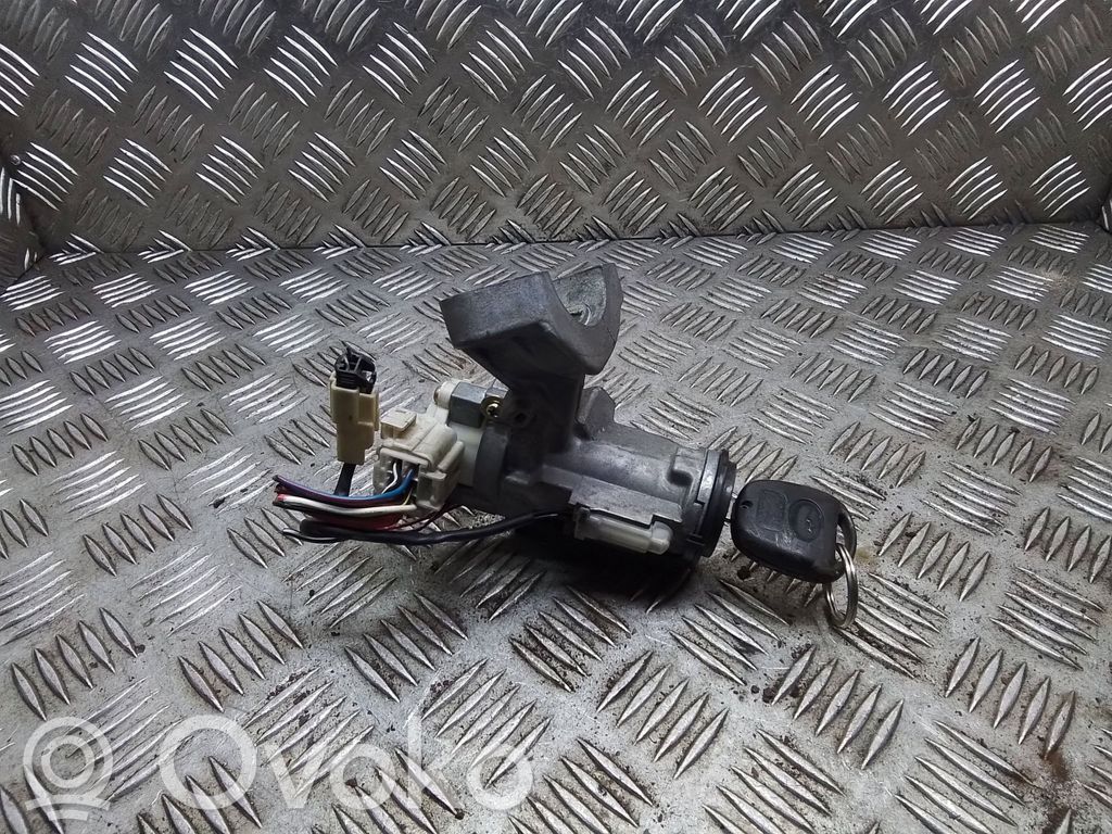 Toyota Corolla Verso E121 Ignition lock 