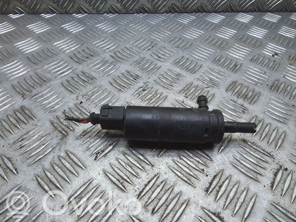 Seat Alhambra (Mk1) Windscreen/windshield washer pump 
