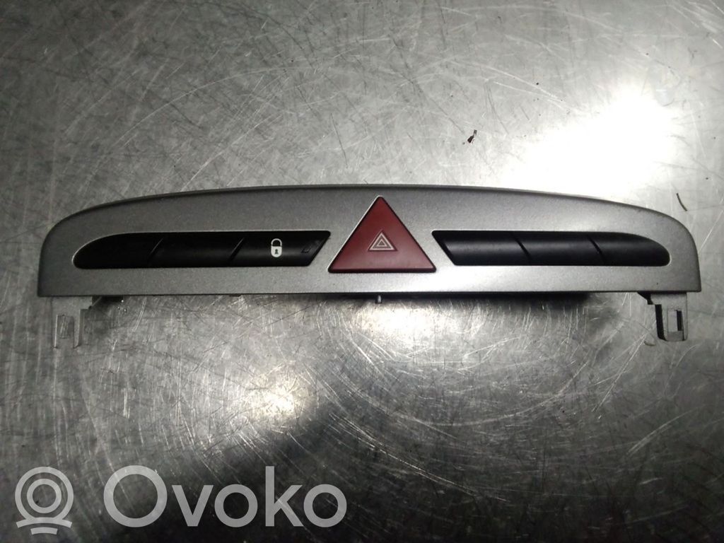 Peugeot 308 Kiti jungtukai/ rankenėlės/ perjungėjai 