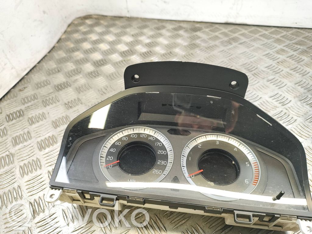 Volvo S60 Speedometer (instrument cluster) 