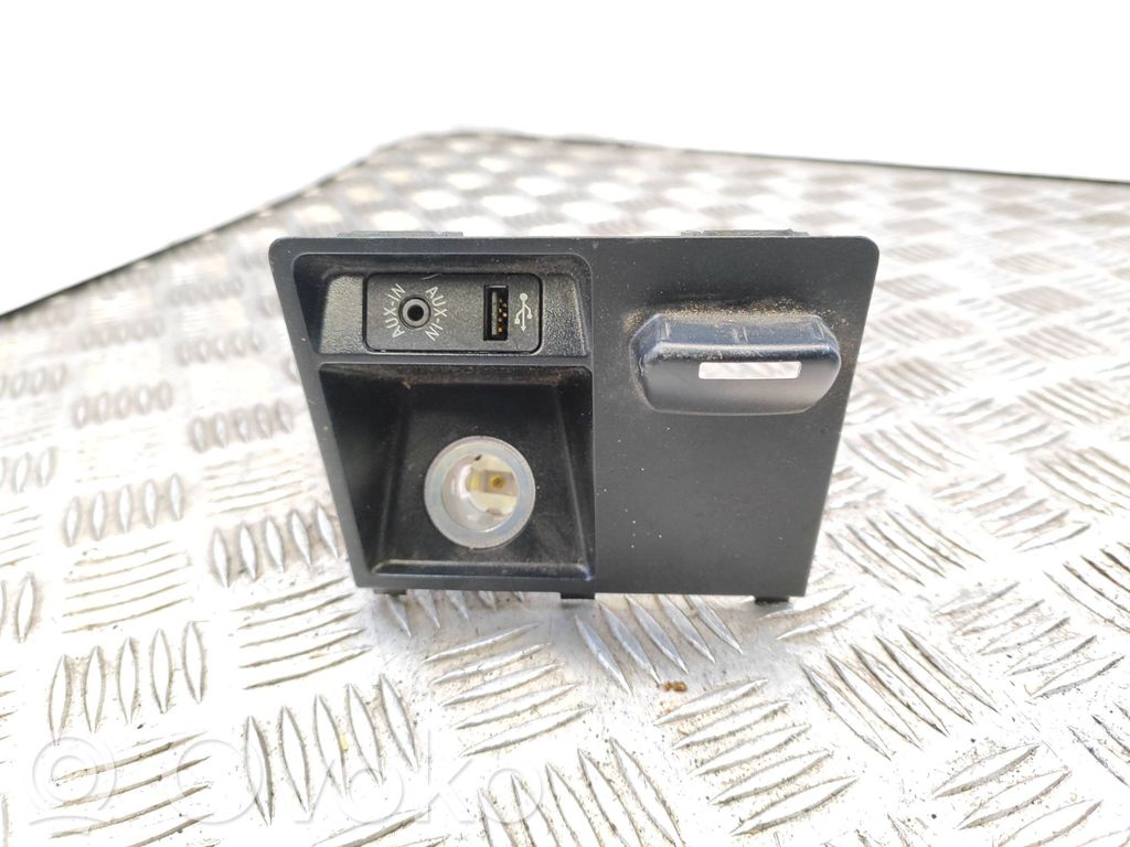 BMW X6 E71 AUX in-socket connector 