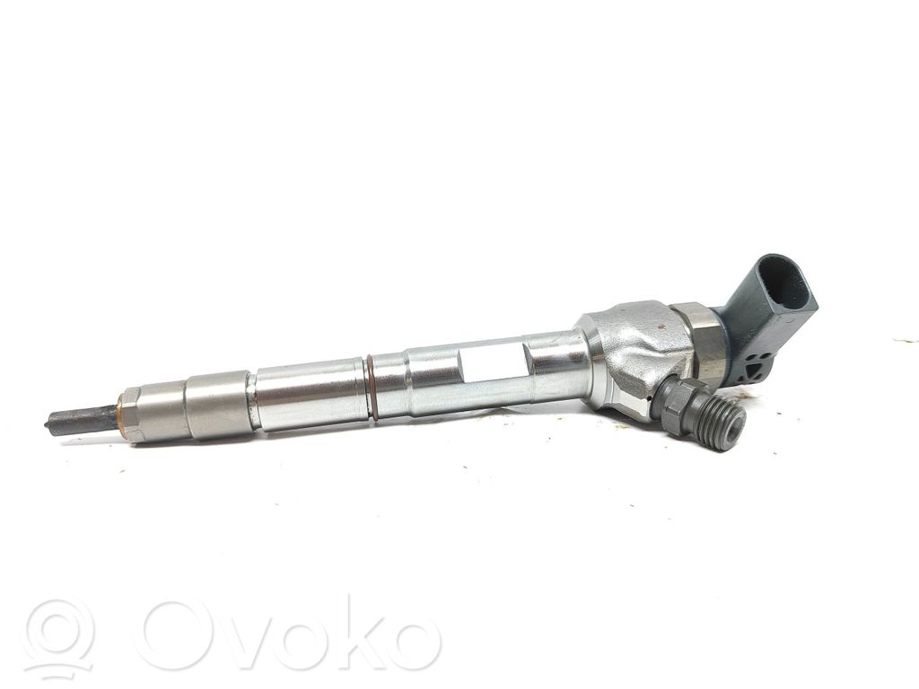 Volkswagen Golf VII Fuel injector 