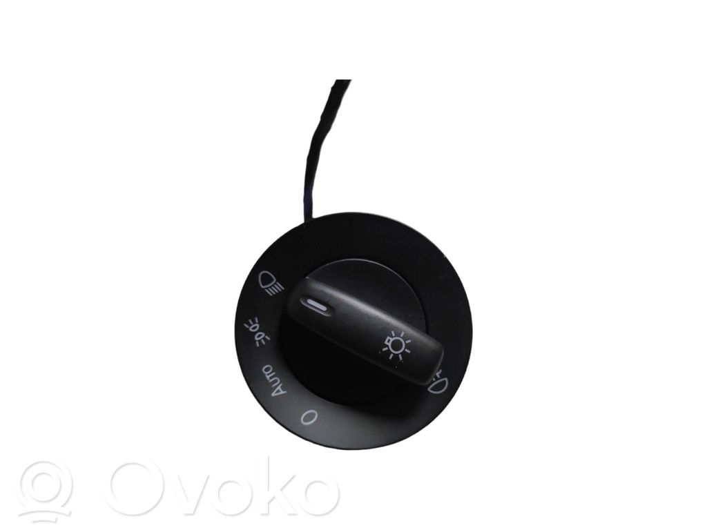 Volkswagen Golf VI Light switch 