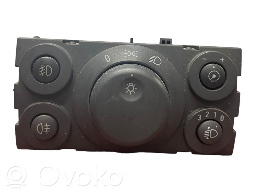 Opel Astra H Light switch 