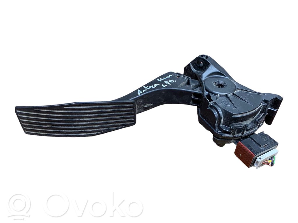 Opel Astra J Accelerator throttle pedal 