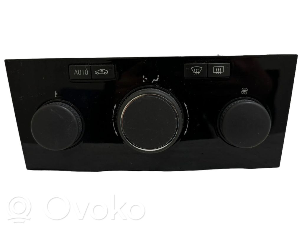 Opel Zafira B Climate control unit 