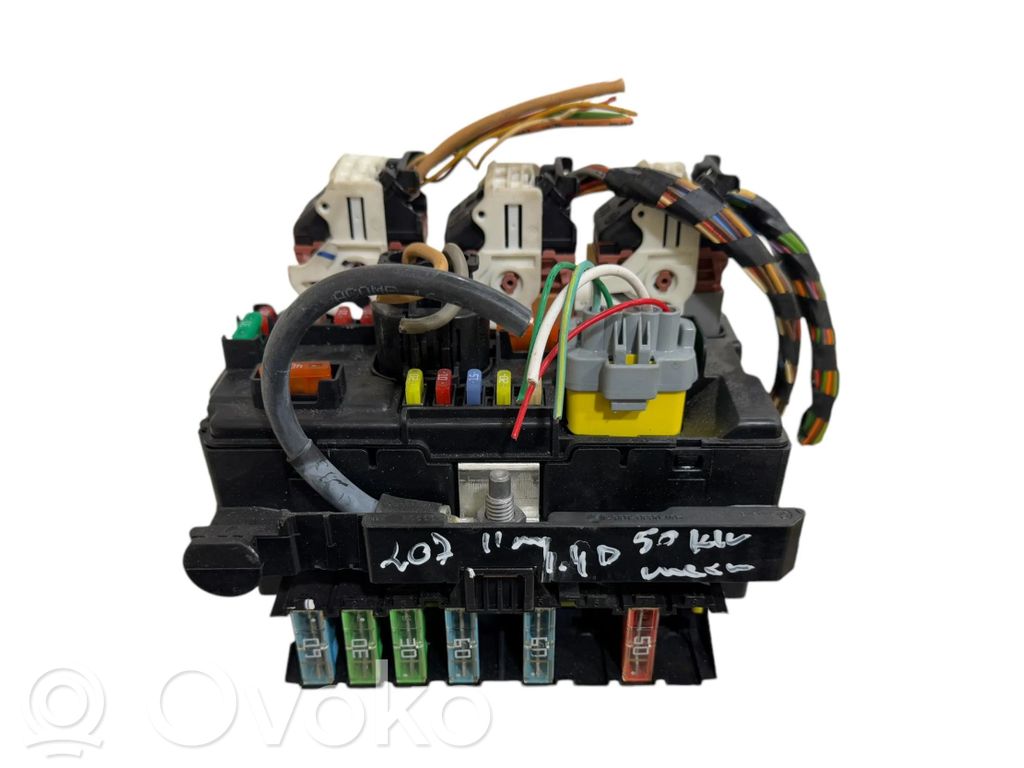 Peugeot 207 Fuse module 