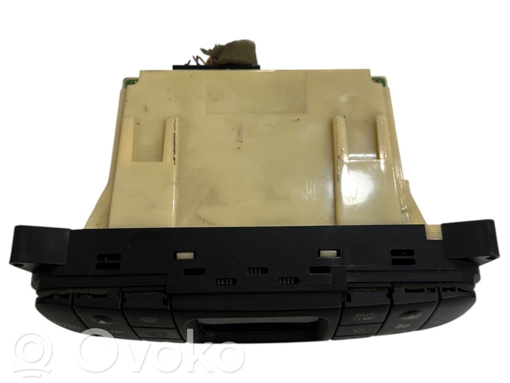 Mitsubishi Carisma Climate control unit 