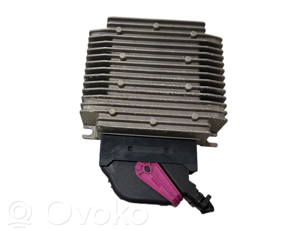 Tesla Model S Garso stiprintuvas 