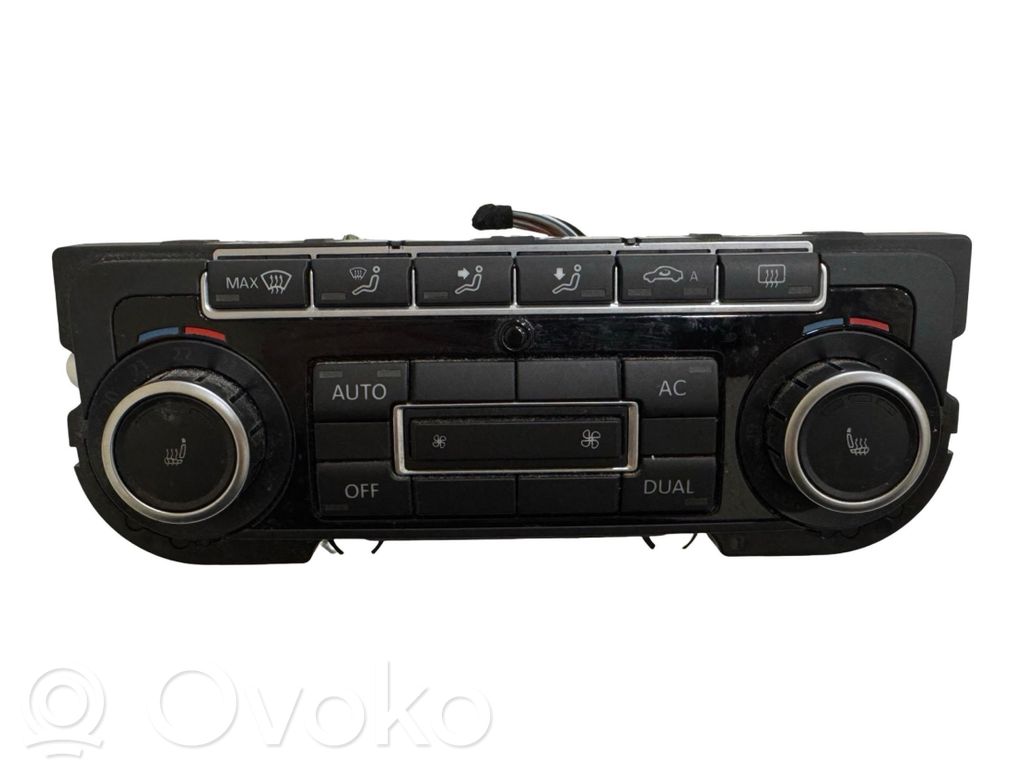 Volkswagen Golf VI Climate control unit 