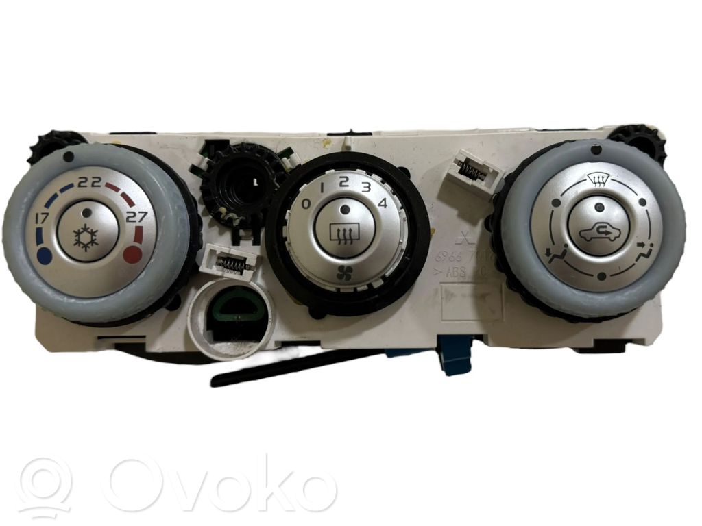 Mitsubishi Colt Climate control unit 