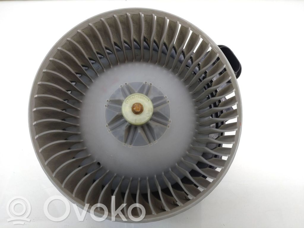 Toyota Auris E180 Mazā radiatora ventilators 