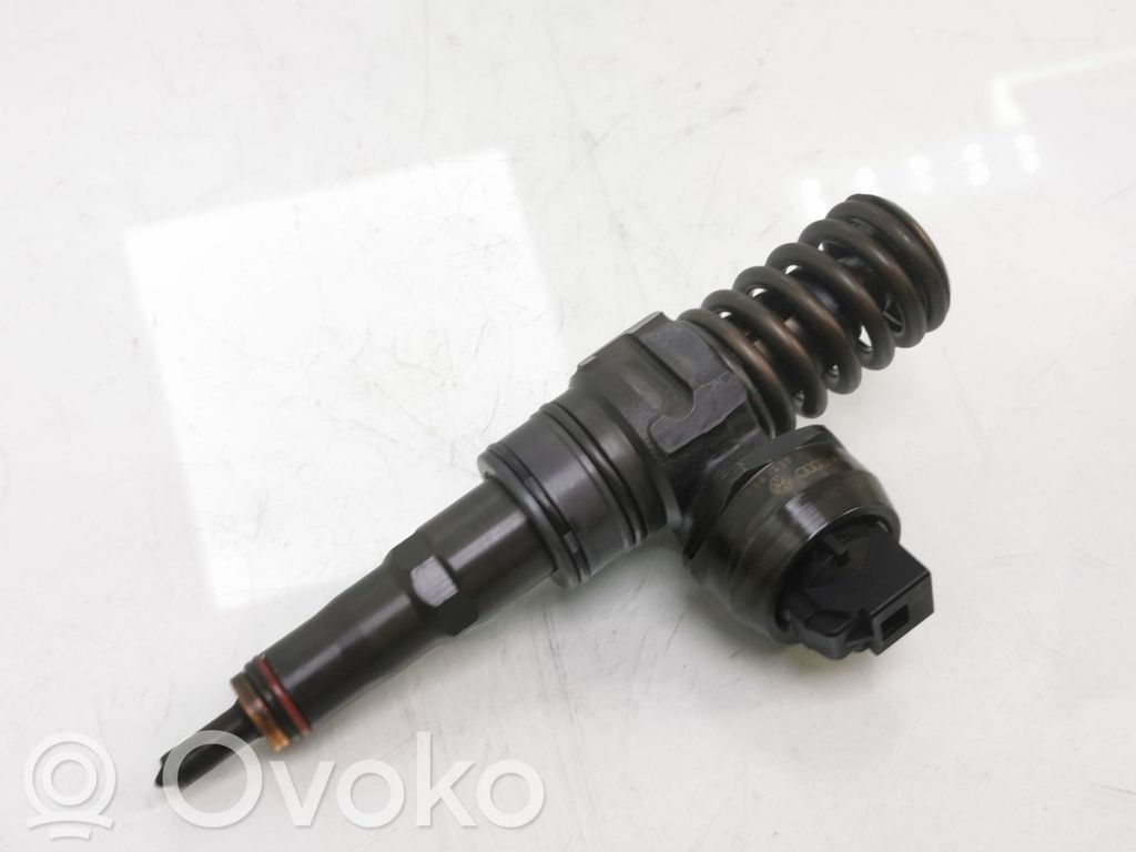 Audi A3 S3 8P Polttoainesuutin 